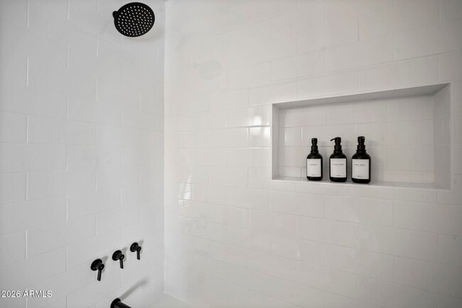 Building Photo - 8513 E Indianola Ave