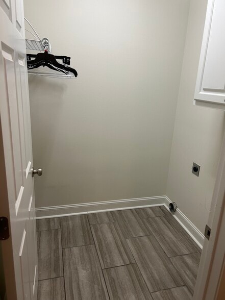 Laundry room - 14248 Woodtrace Ct