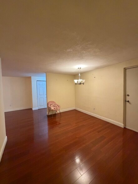 Building Photo - 215 Winter St