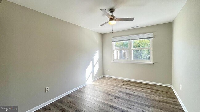 Building Photo - 52 Jacamar Dr