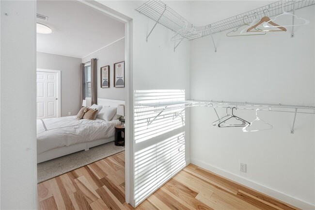 Building Photo - 2241 Highland Woods Dr