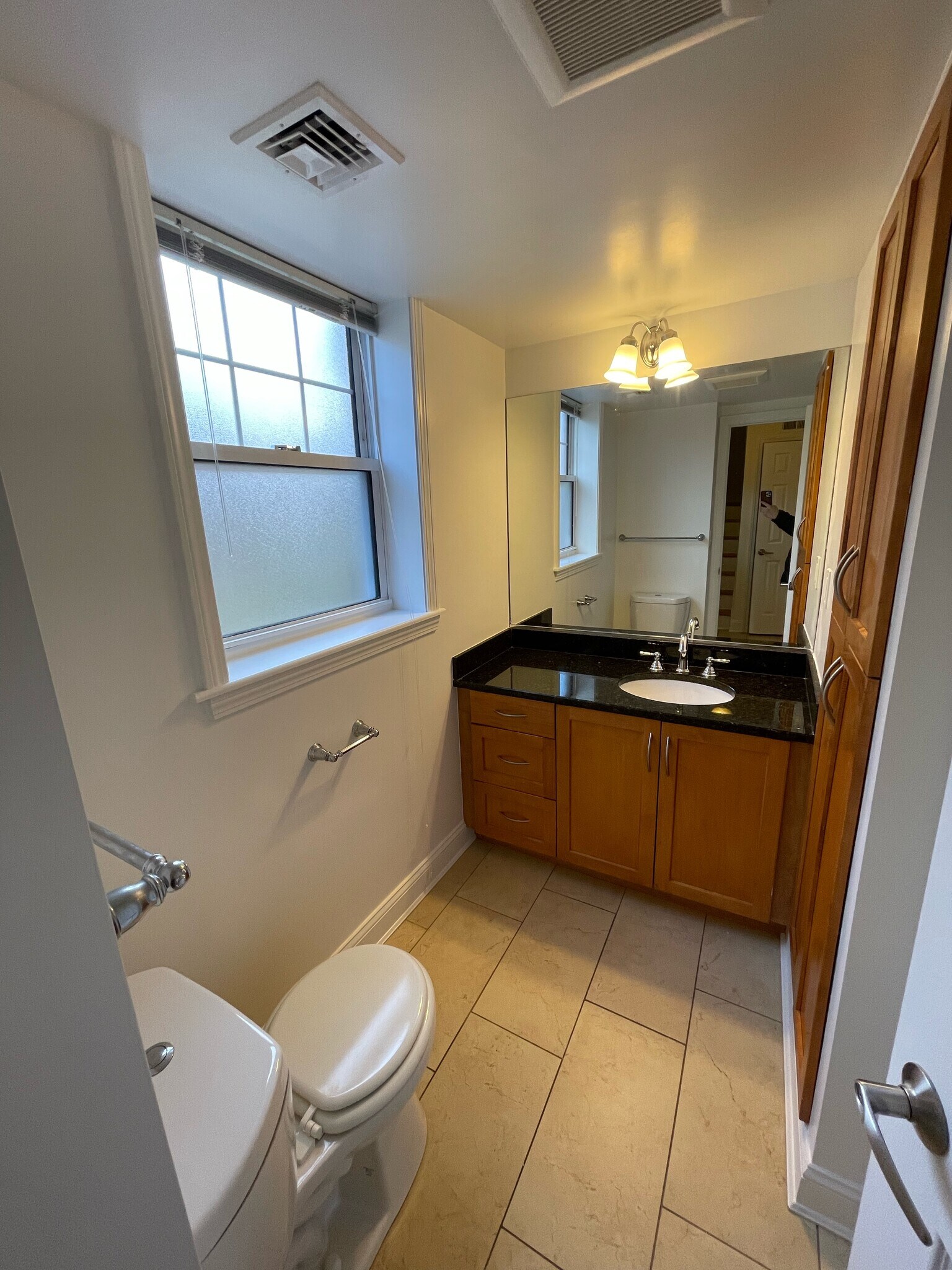 Building Photo - 302 Paine Ct