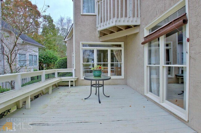 Building Photo - 404 Burgess Point