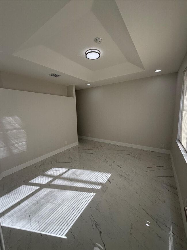 Building Photo - 5473 NW 90th Ave