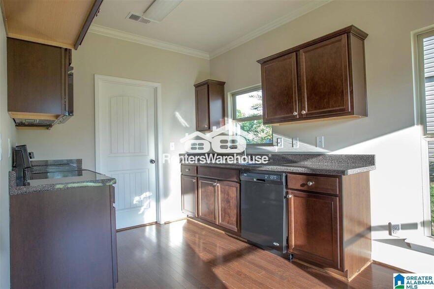 Building Photo - 5881 Cheshire Cove Trail