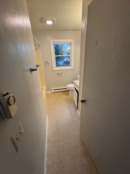 Building Photo - 10 Tower St