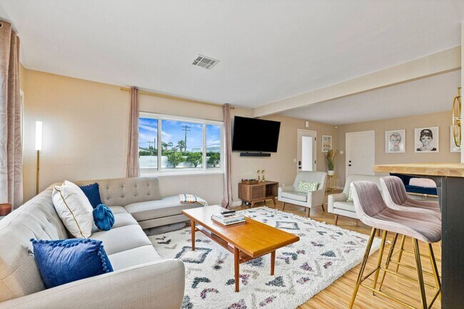 Building Photo - Casita Cerritos - Pool, Jacuzzi, and Pet Friendly! (Monthly Only - No Long Term)