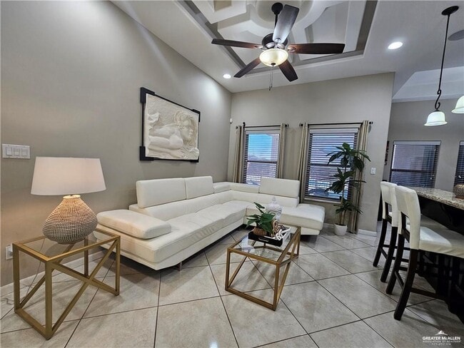 Building Photo - 21 Radiant Ln