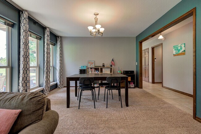 Building Photo - 7808 Forest Ln