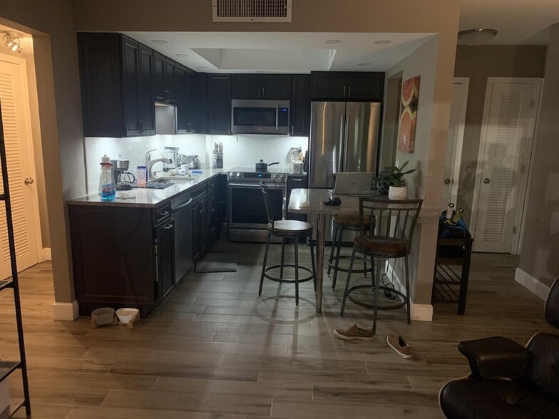 Building Photo - 630 Tennis Club Dr