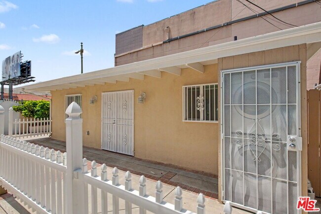 Building Photo - 2153 Glendon Ave