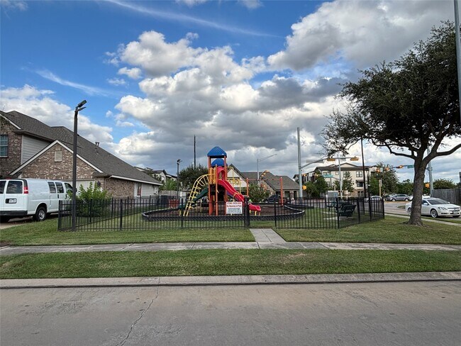 Building Photo - 17227 Lilac Vale Ct