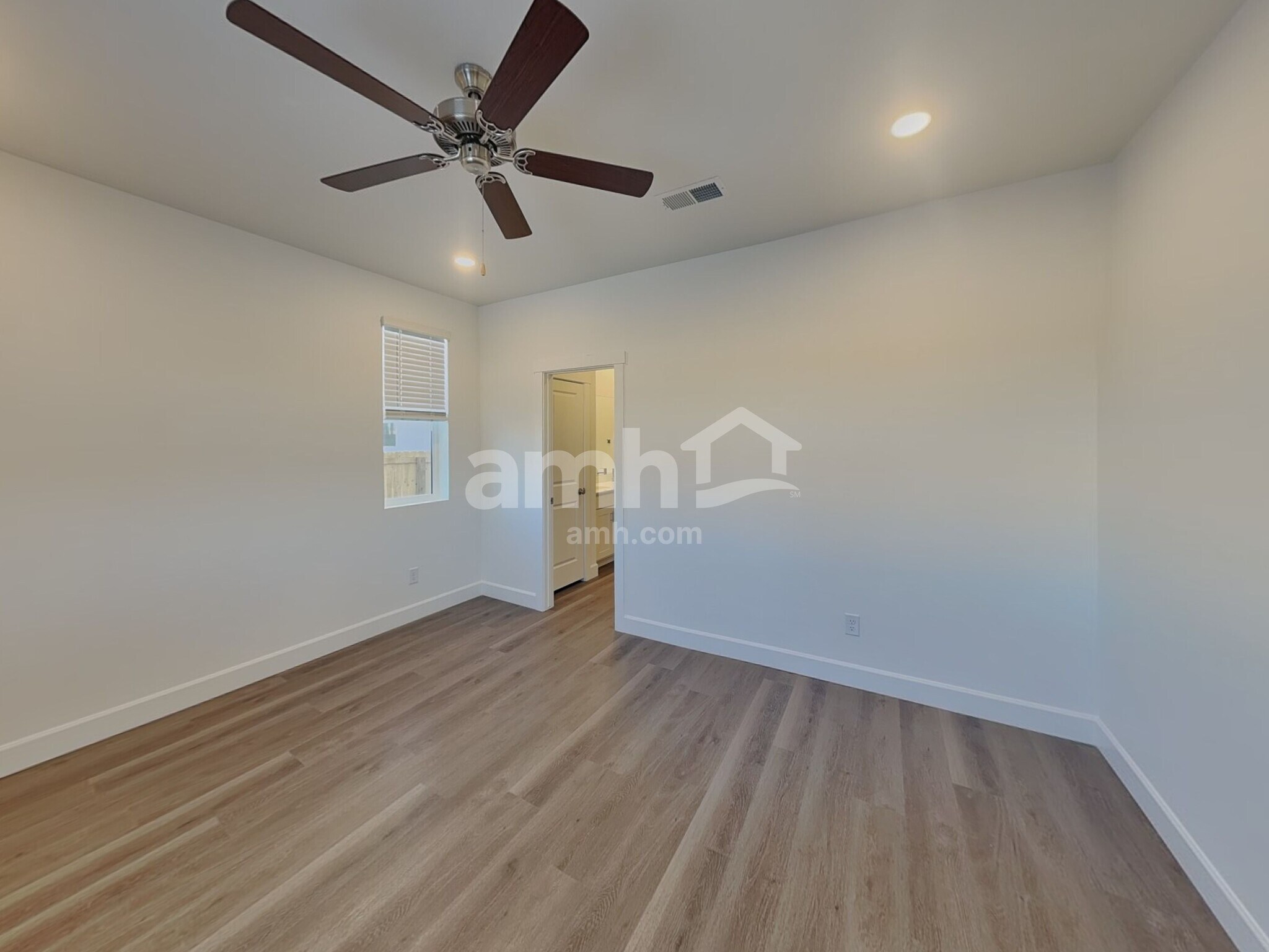 Building Photo - 13897 E 101st Ave