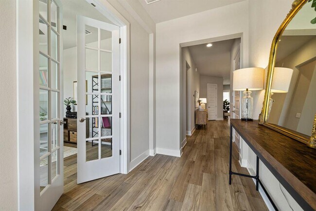 Building Photo - 708 Pinnacle Dr