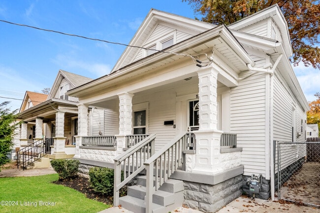 Building Photo - 1105 S 32nd St