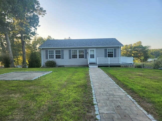 Primary Photo - 32 Laurel Point Dr