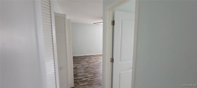 Building Photo - 234 W Valerian Pl