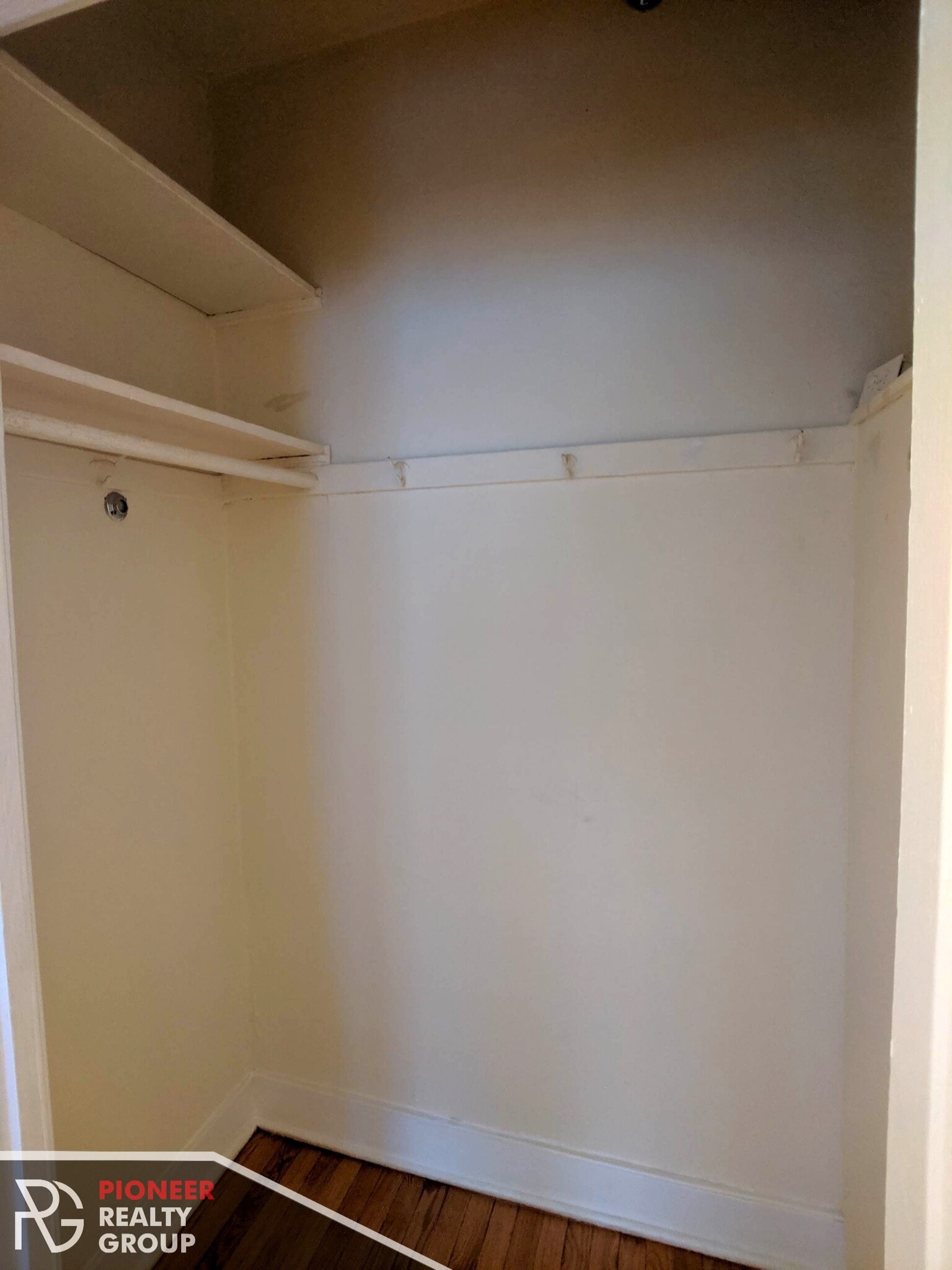 Building Photo - 556 W Arlington Pl