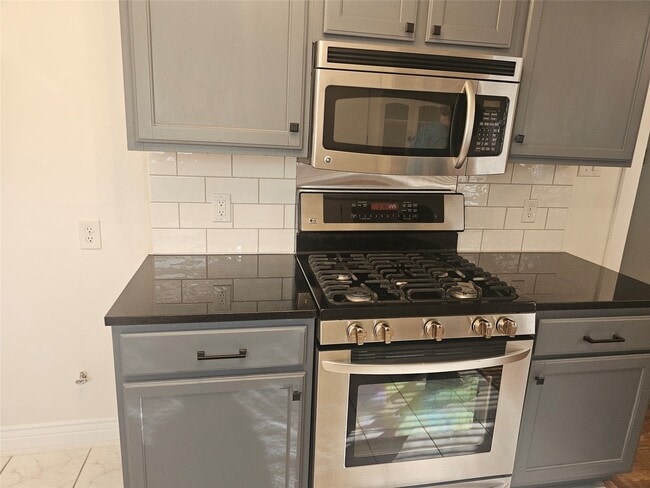 Building Photo - 10510 Sierra Dr