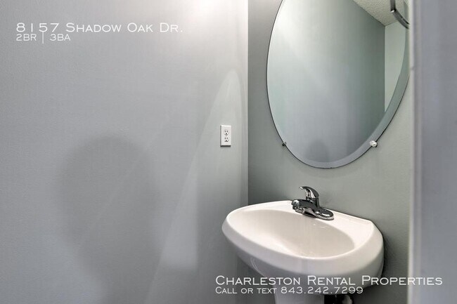 Building Photo - 8157 Shadow Oak Dr