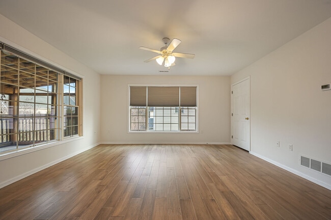 Building Photo - 93 Wyatt St