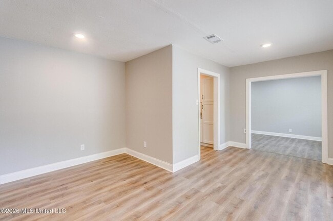 Building Photo - 16201 Cervantes Ct