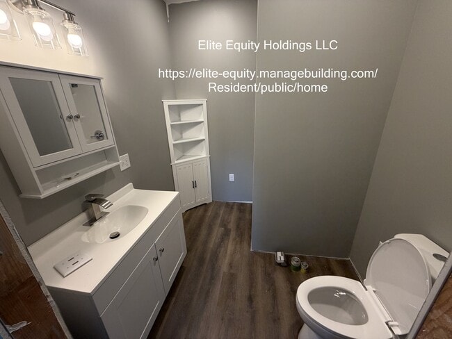 Building Photo - 328 N Wayne St