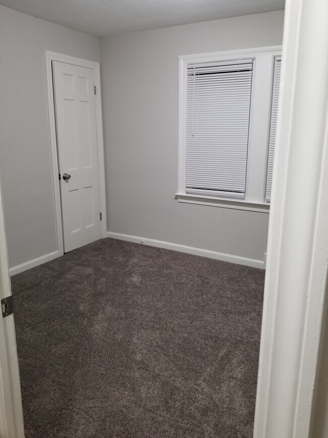 Building Photo - 1695 Donwell Dr