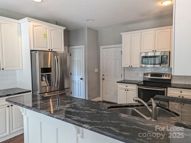 Building Photo - 175 Turnberry Ln