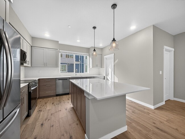 Building Photo - 1322 194th St SE