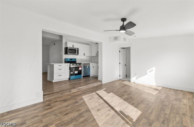 Building Photo - 2360 Ednor St