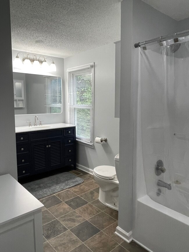 Building Photo - 273 Sims Dr