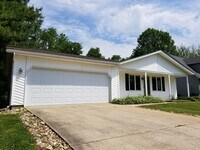 Building Photo - * August 2026* GREAT 3 Bed House!!