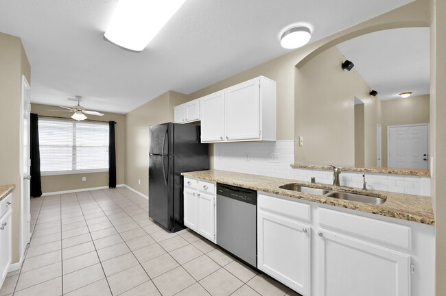 Building Photo - 506 Paradise Ln