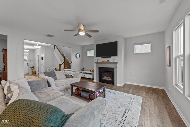 Building Photo - 4 Bedroom Home Close to Downtown Wake Forest. Fenced Yard!