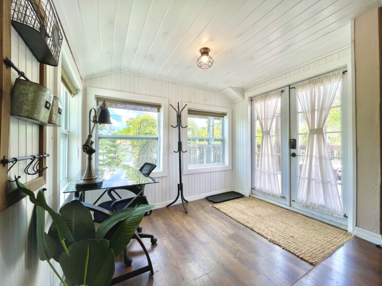 Building Photo - 7700 Boca Ciega Dr