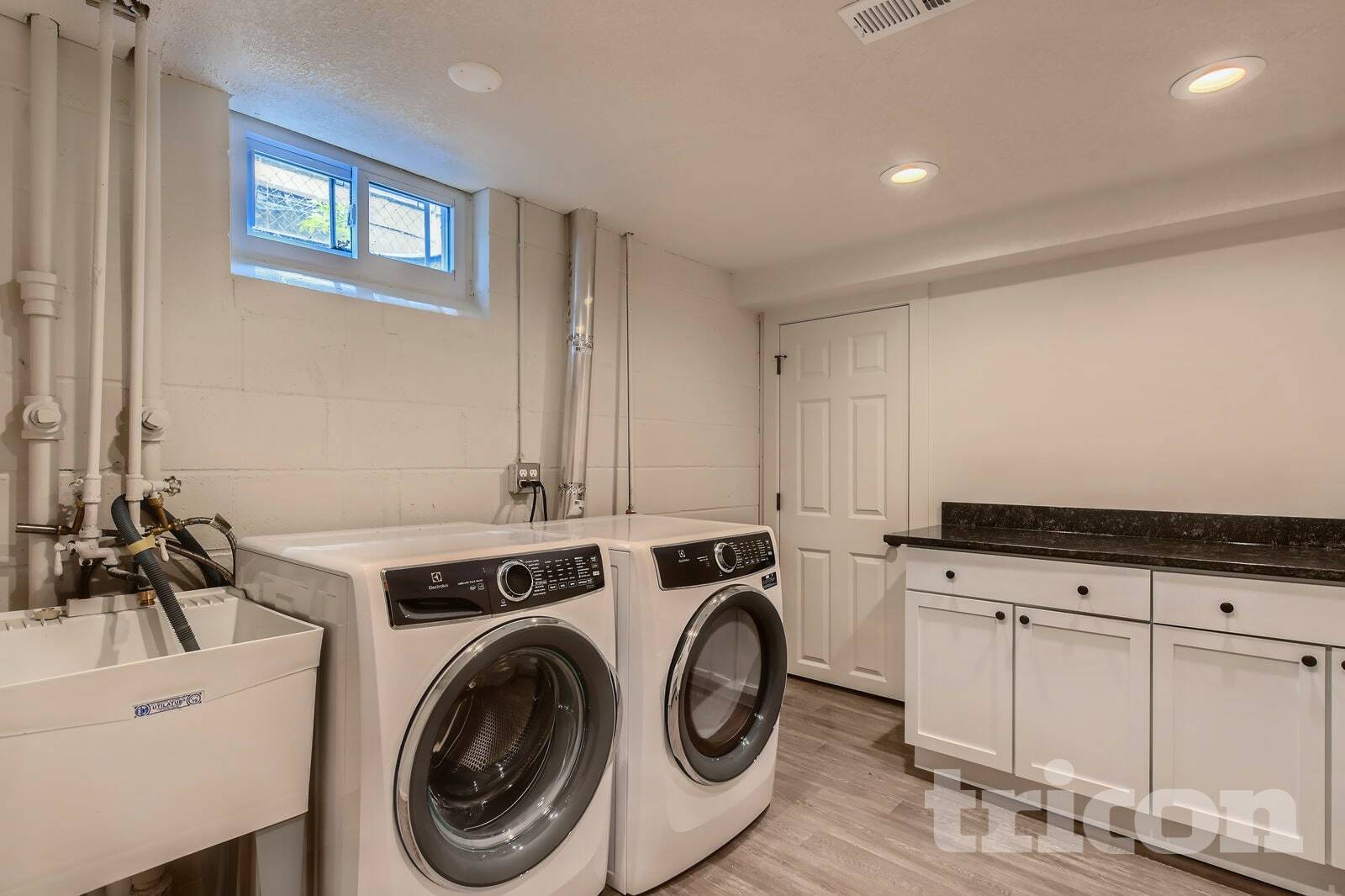 Building Photo - 7317 Clinton Ave