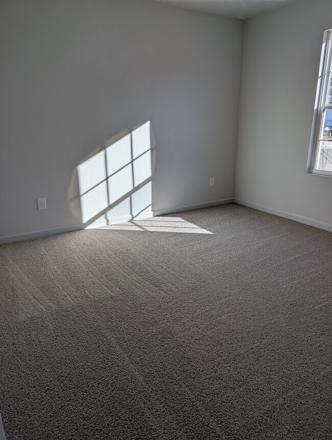 Building Photo - 6717 Hardwick Ln