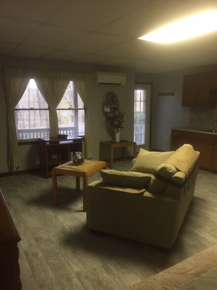 Livingroom area - 625 Pointe Wildwood Dr