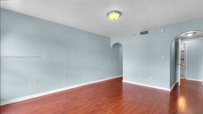 Building Photo - 10661 SW 108th Ave