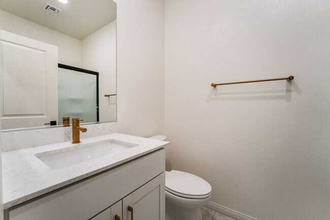 Building Photo - Modern Living in Inspirada Community!