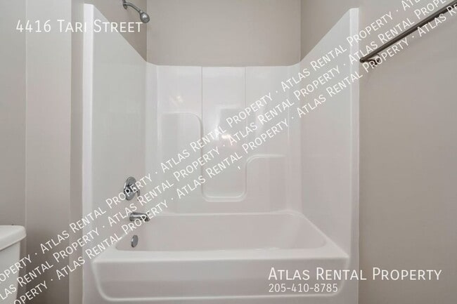 Building Photo - 4416 Tari St