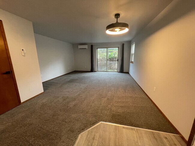 Building Photo - 132 Van Ness Ave