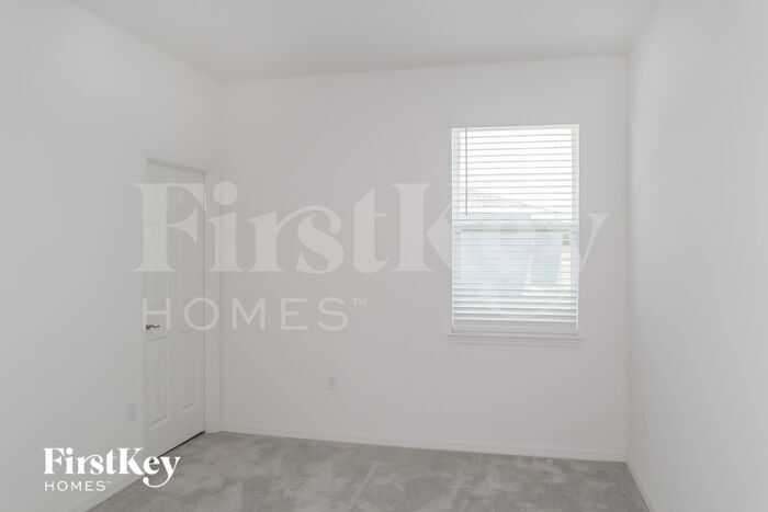 Building Photo - 3208 John Young Pkwy