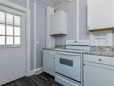 Building Photo - 14 Pearl St