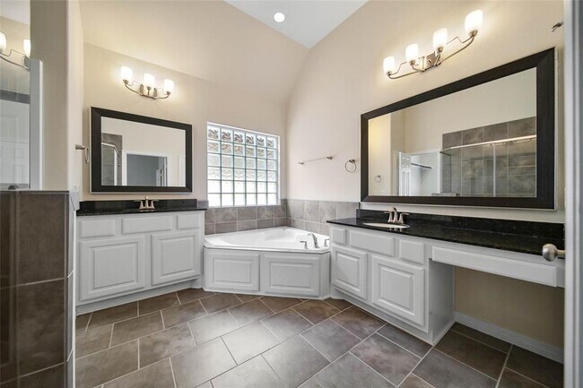 Building Photo - 10602 Shadow Elm Ct