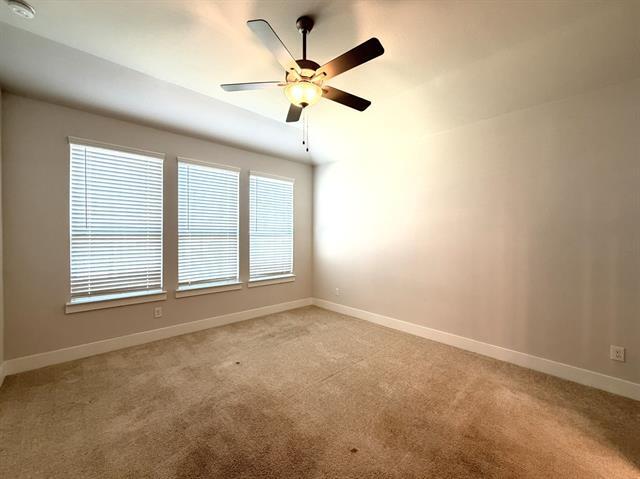 Building Photo - 613 Taylor Dr