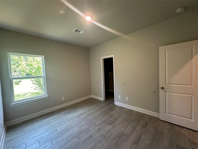 Building Photo - 104b Turner Dr