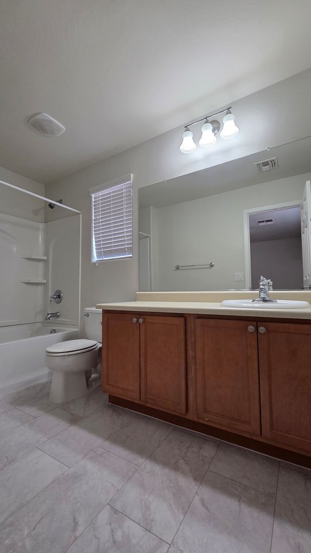 Building Photo - Resort-Style Amenities in Anthem Merrill Ranch!