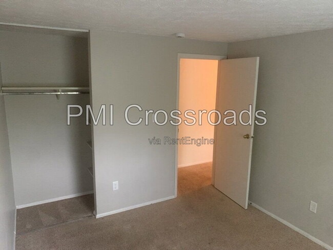 Building Photo - 7490 Stonetrail Way